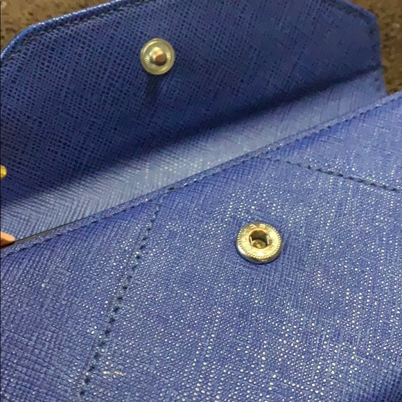 Michael Kors Apple iPhone wristlet case - Picture 3 of 4